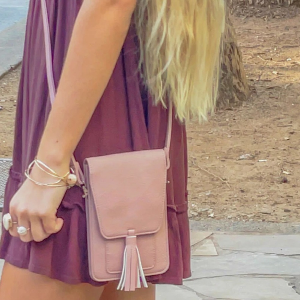 K. Carroll Harper™ Crossbody with RFID Like New! Buff / Pale Pink Neutral / RFID - Picture 6 of 8